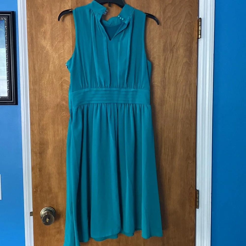 Dress - Picture 3 of 7